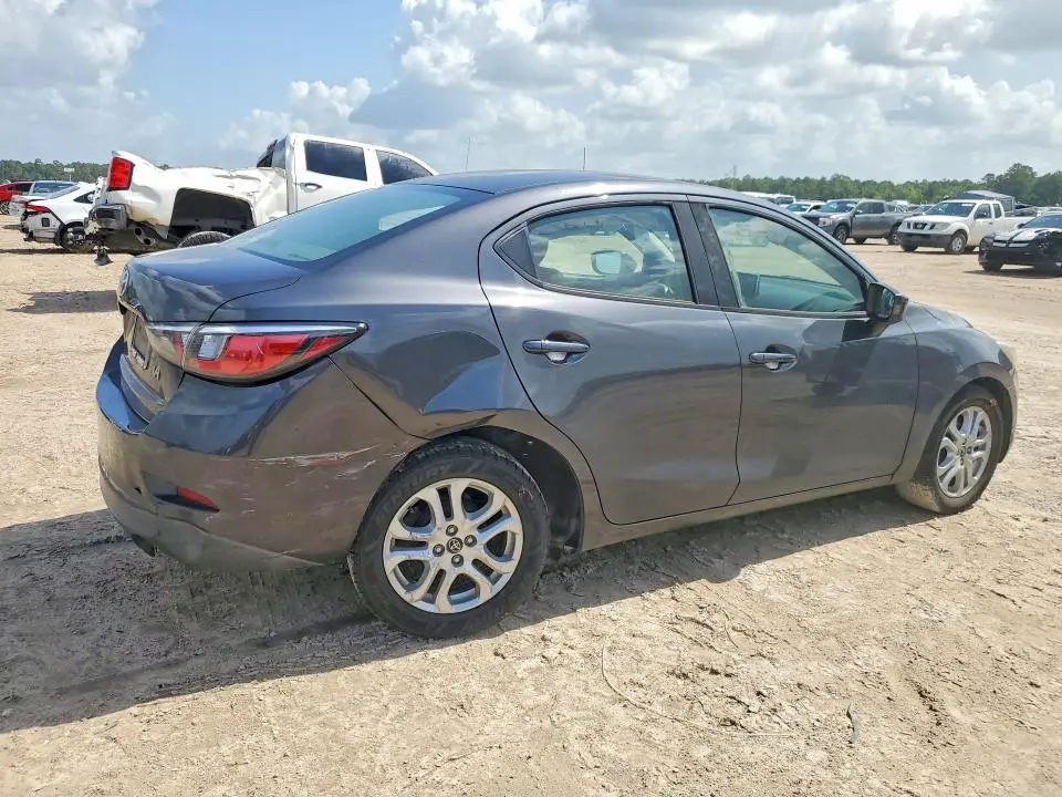 2018 TOYOTA YARIS IA BASE  