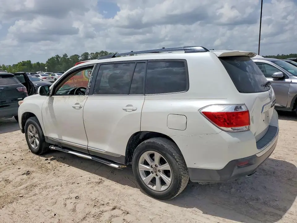 2012 TOYOTA HIGHLANDER SE  