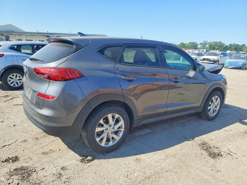 2021 HYUNDAI TUCSON SE  