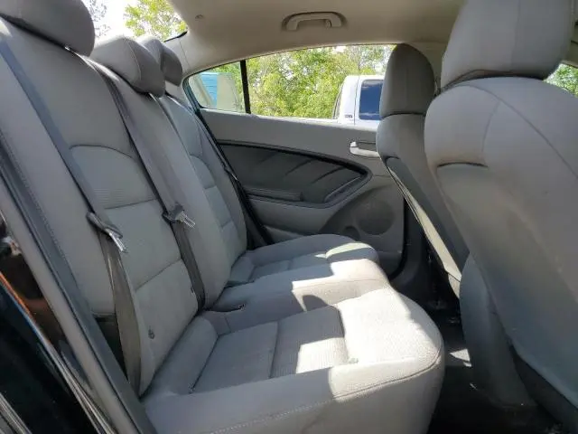 2017 KIA FORTE LX  