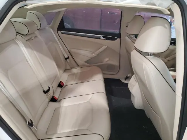 2017 VOLKSWAGEN PASSAT R-LINE