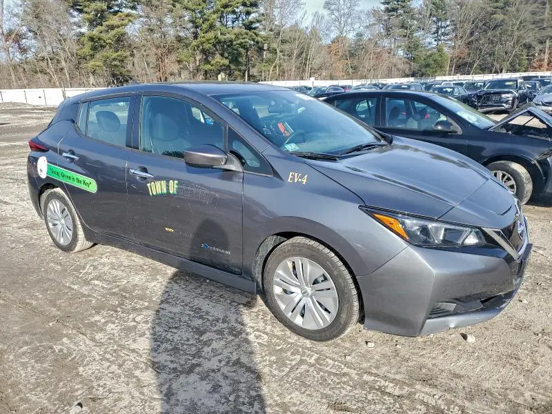 2019 NISSAN LEAF S  