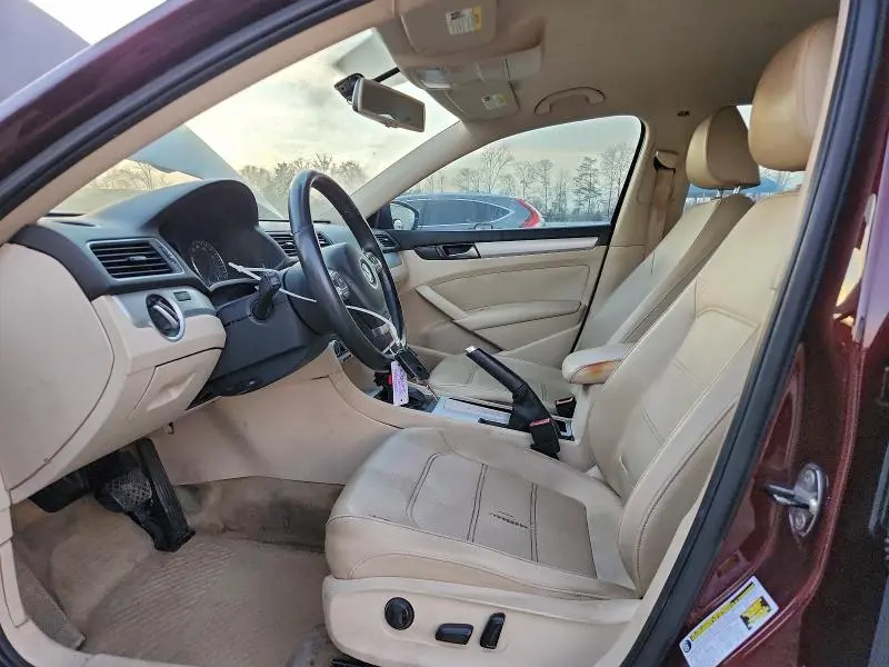 2012 VOLKSWAGEN PASSAT SE  