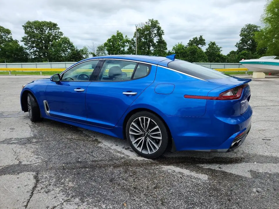 2018 KIA STINGER PREMIUM  