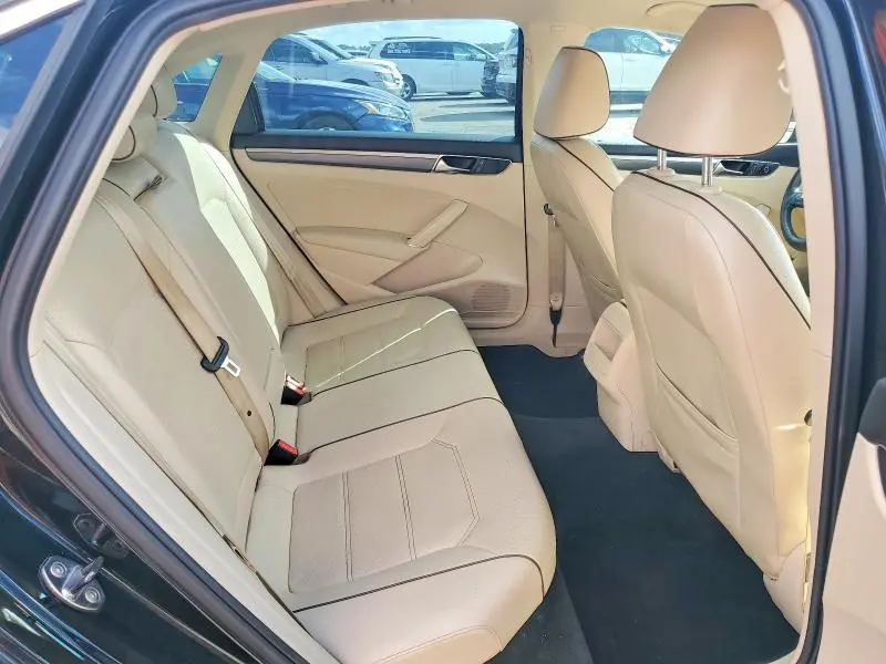 2017 VOLKSWAGEN PASSAT R-LINE  