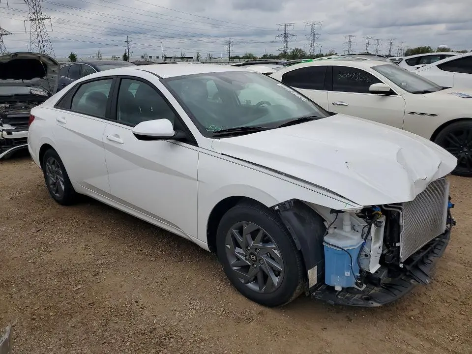 2024 HYUNDAI ELANTRA SEL  