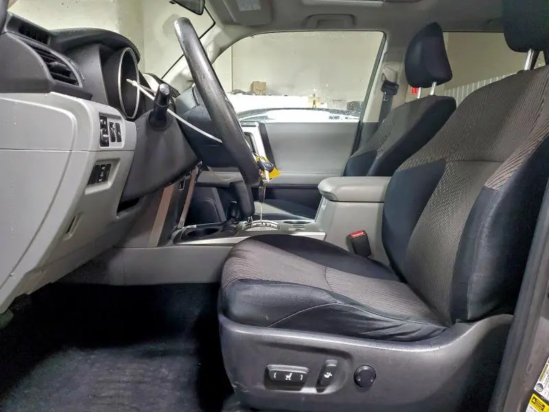 2011 TOYOTA 4RUNNER SR5  