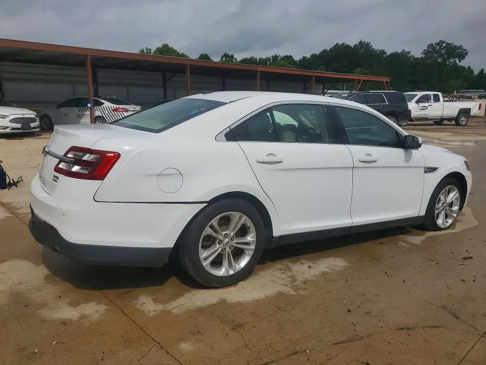 2015 FORD TAURUS SEL  