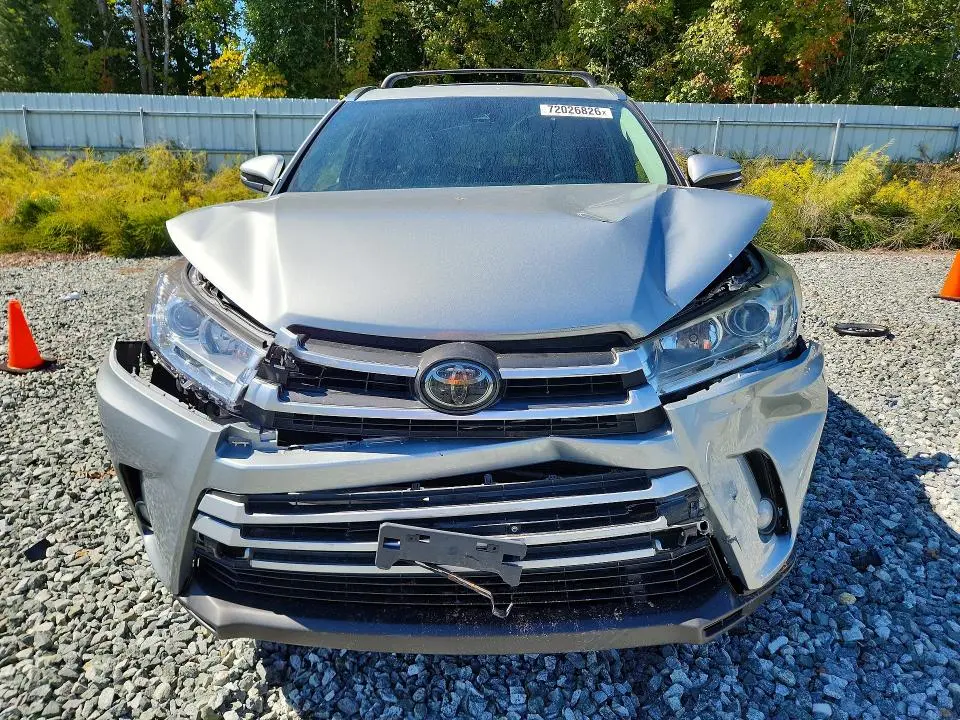 2017 TOYOTA HIGHLANDER XLE  