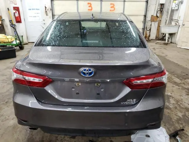 2020 TOYOTA CAMRY XLE  