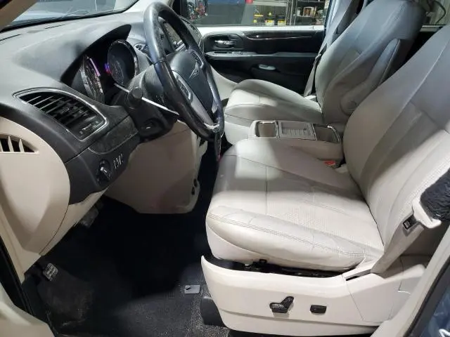 2011 CHRYSLER TOWN & COUNTRY TOURING L  