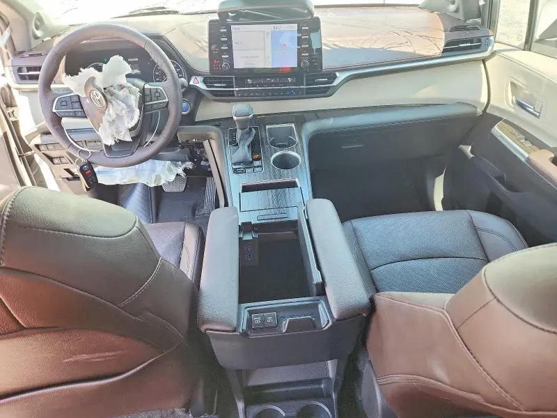 2023 TOYOTA SIENNA PLATINUM 7-PASSENGER  