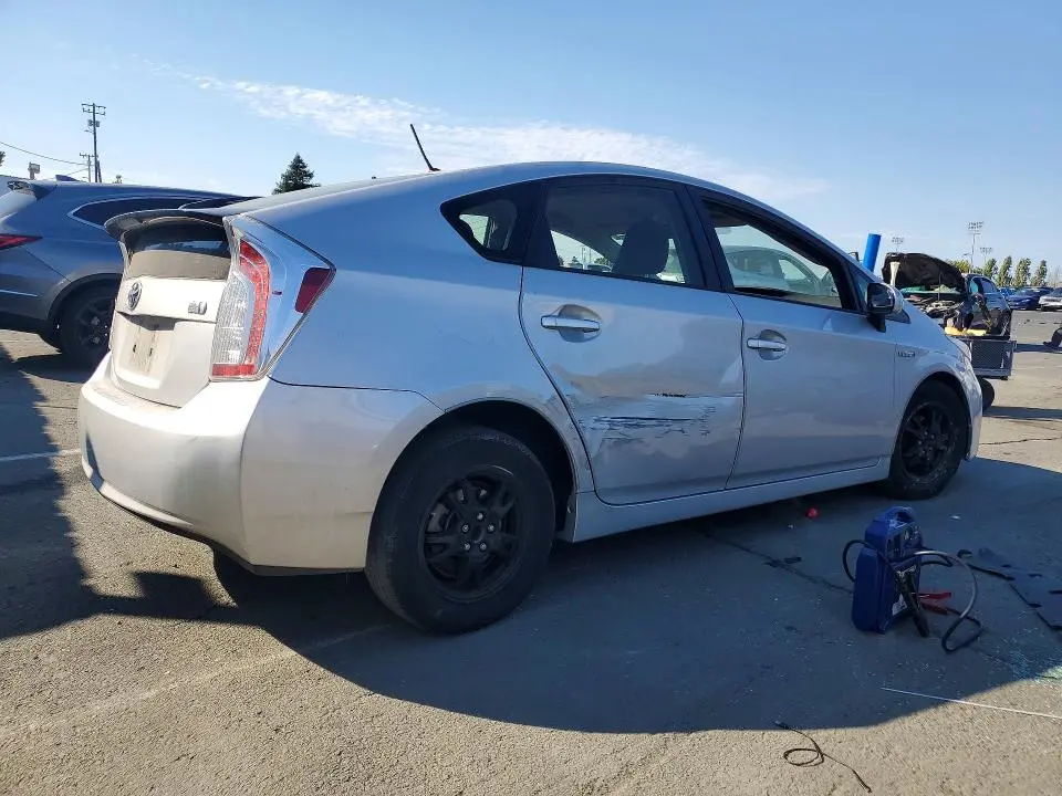 2015 TOYOTA PRIUS TWO  