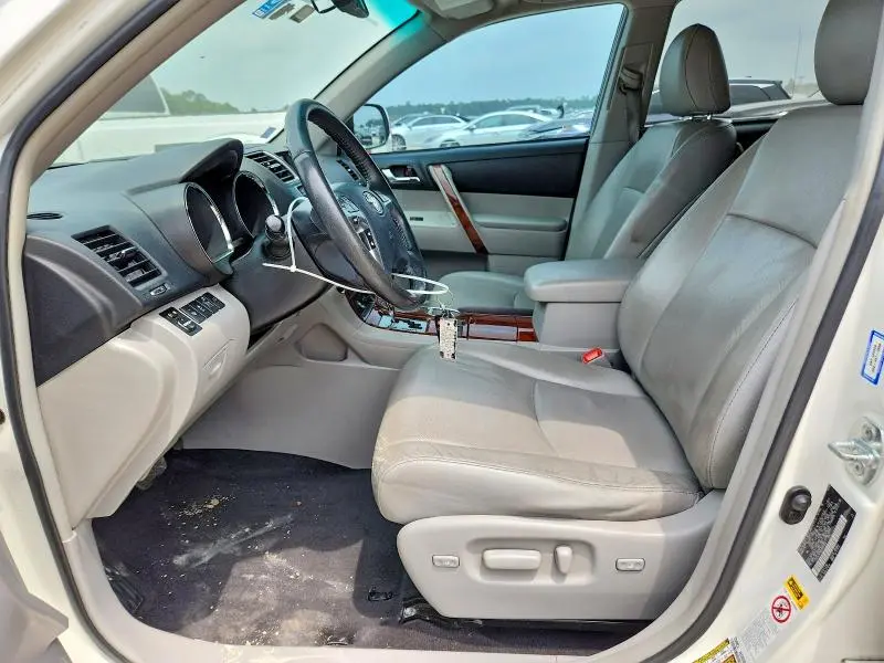 2013 TOYOTA HIGHLANDER LIMITED  