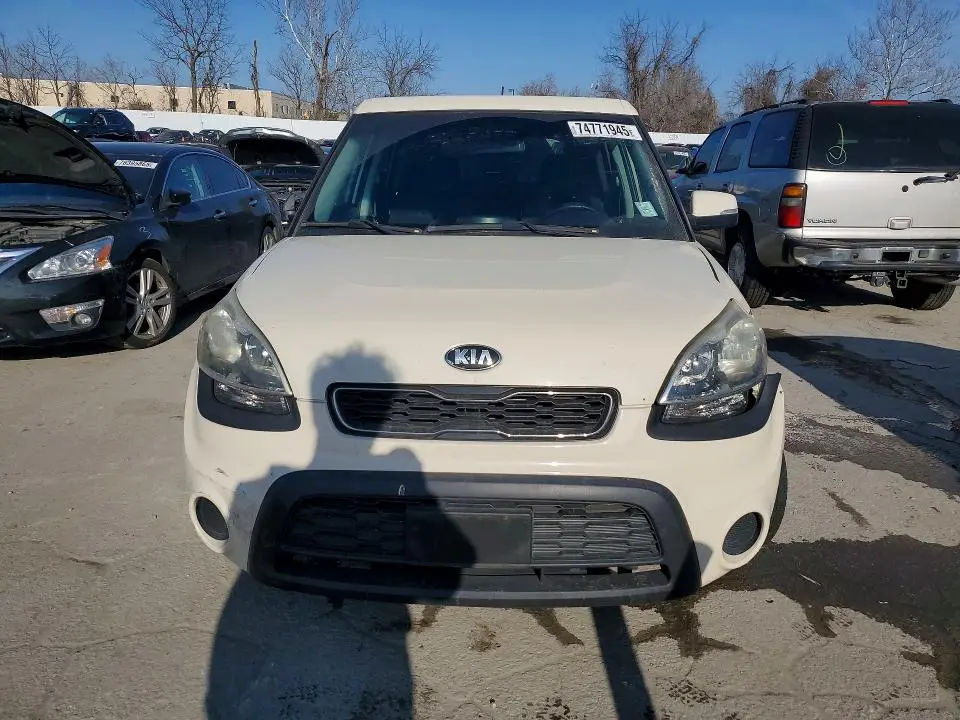 2013 KIA SOUL +  