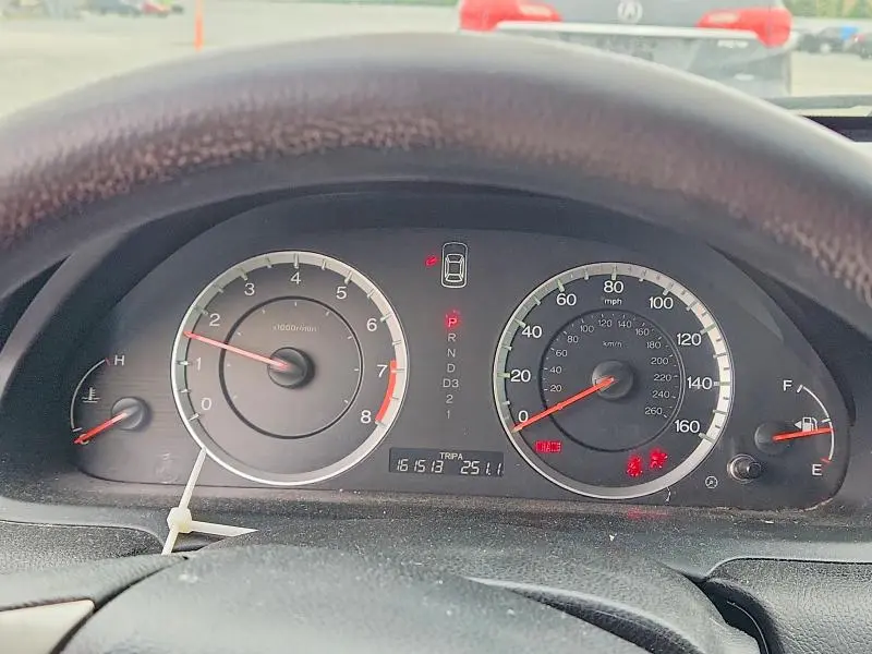 2011 HONDA ACCORD LX  