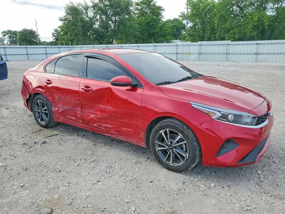 2022 KIA FORTE LXS  