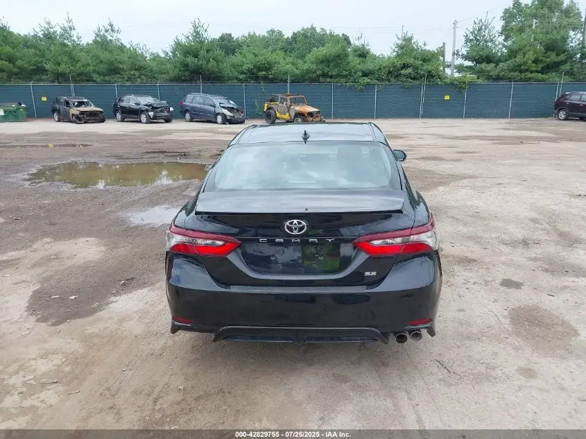 2022 TOYOTA CAMRY SE