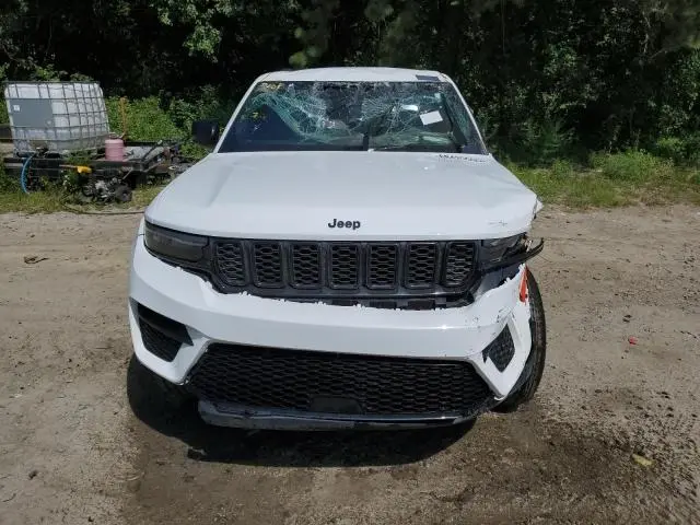 2025 JEEP GRAND CHEROKEE LAREDO  