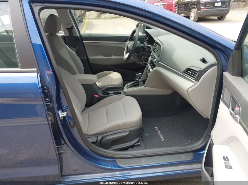 2019 HYUNDAI ELANTRA SE