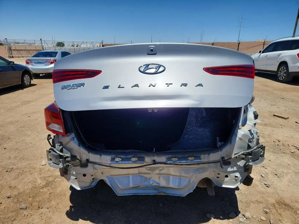 2020 HYUNDAI ELANTRA SEL  