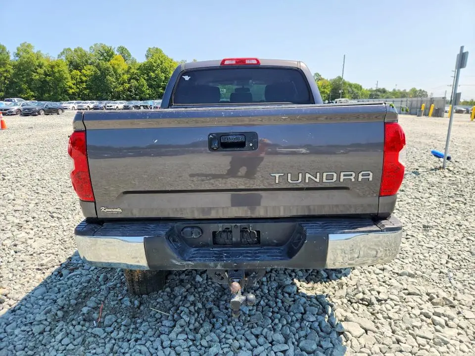 2015 TOYOTA TUNDRA SR5  