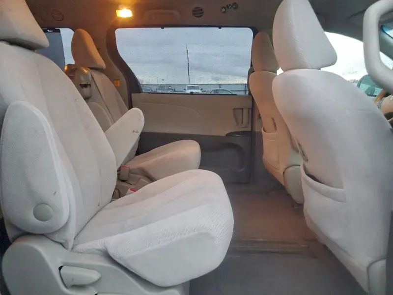 2011 TOYOTA SIENNA LE  