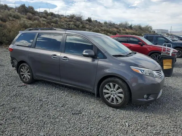2017 TOYOTA SIENNA XLE  