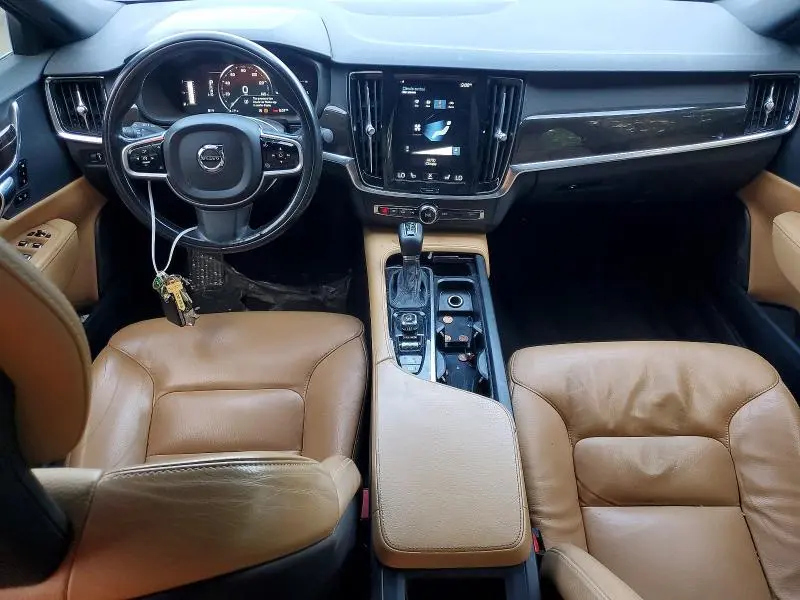 2018 VOLVO S90 T5 MOMENTUM  
