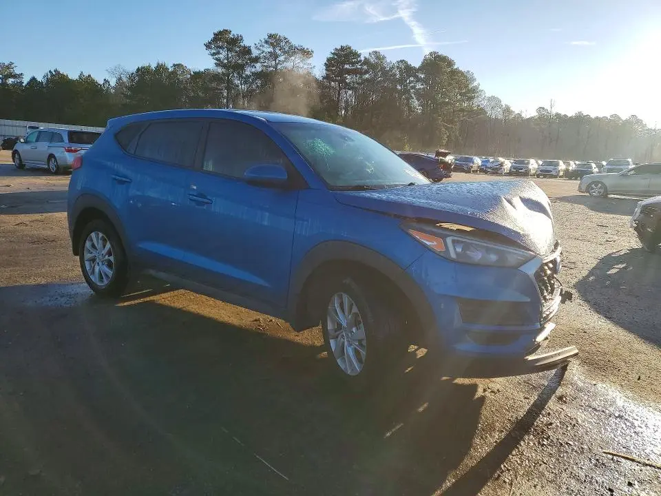 2021 HYUNDAI TUCSON SE  