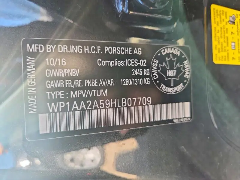 2017 PORSCHE MACAN   