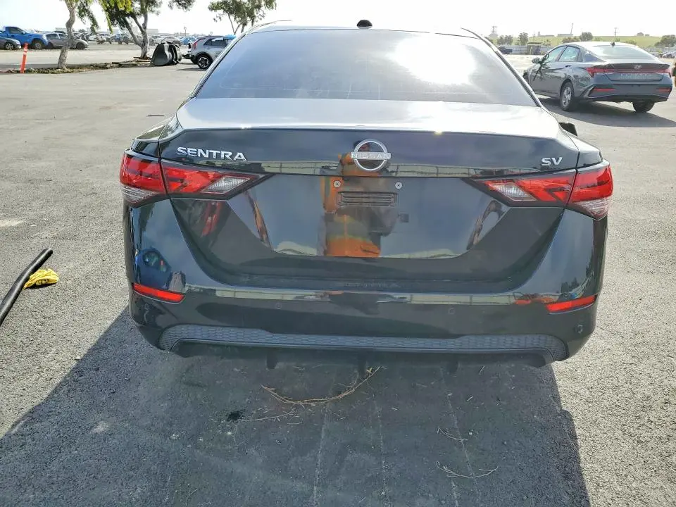 2024 NISSAN SENTRA SV  
