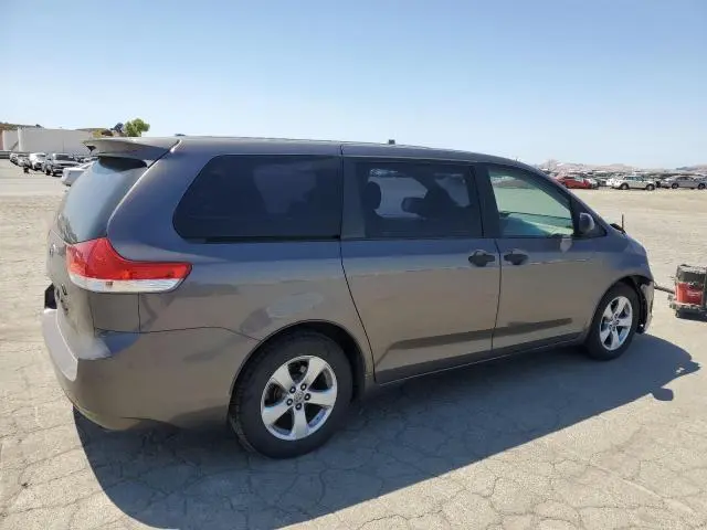 2012 TOYOTA SIENNA   