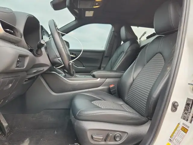 2022 TOYOTA HIGHLANDER XSE  