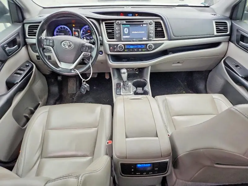 2019 TOYOTA HIGHLANDER XLE  