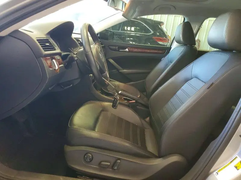 2013 VOLKSWAGEN PASSAT SEL  