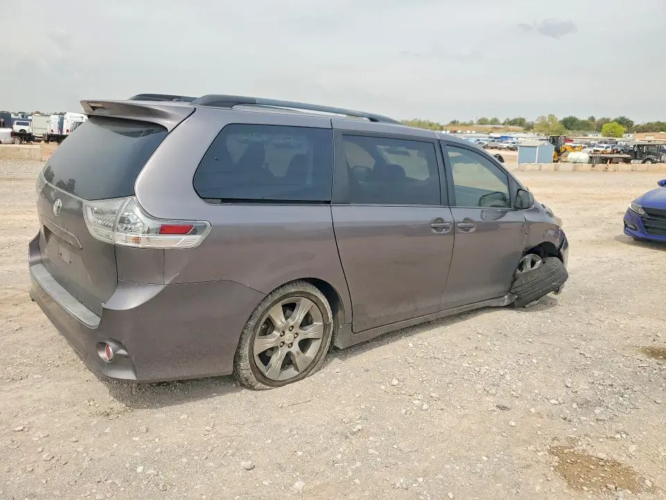 2011 TOYOTA SIENNA SPORT  