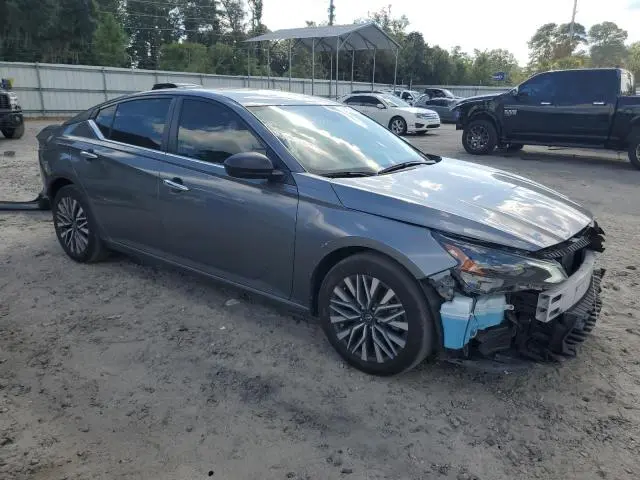 2024 NISSAN ALTIMA SV  