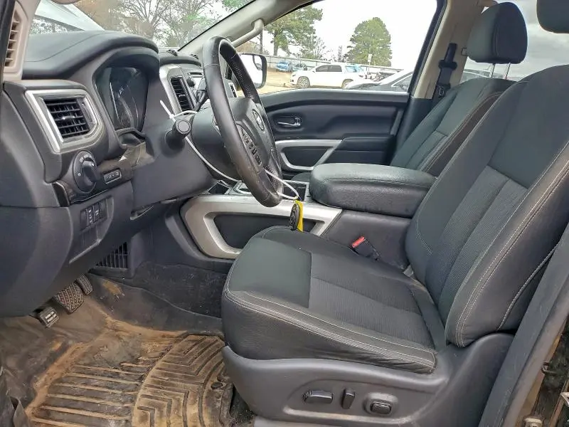2018 NISSAN TITAN SV  