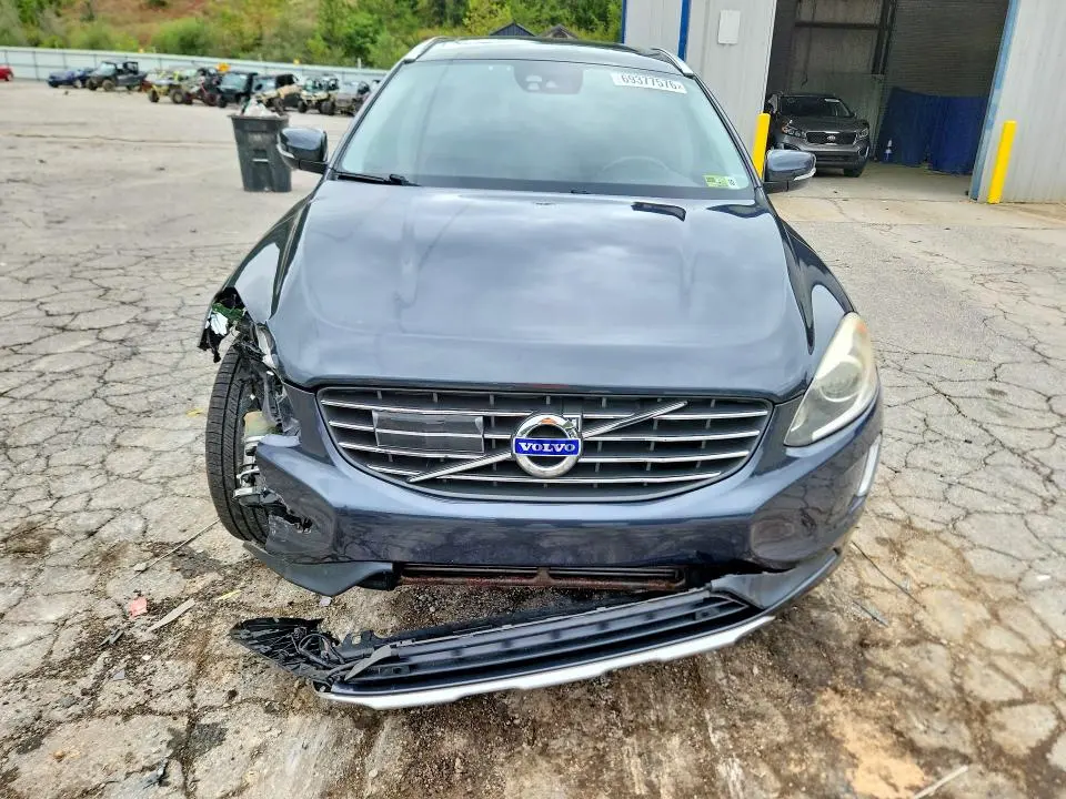 2015 VOLVO XC60 T6 PLATINUM  