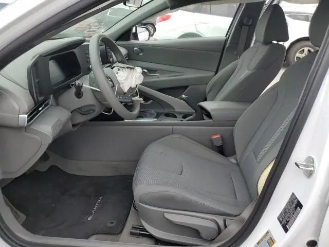 2024 HYUNDAI ELANTRA SE  
