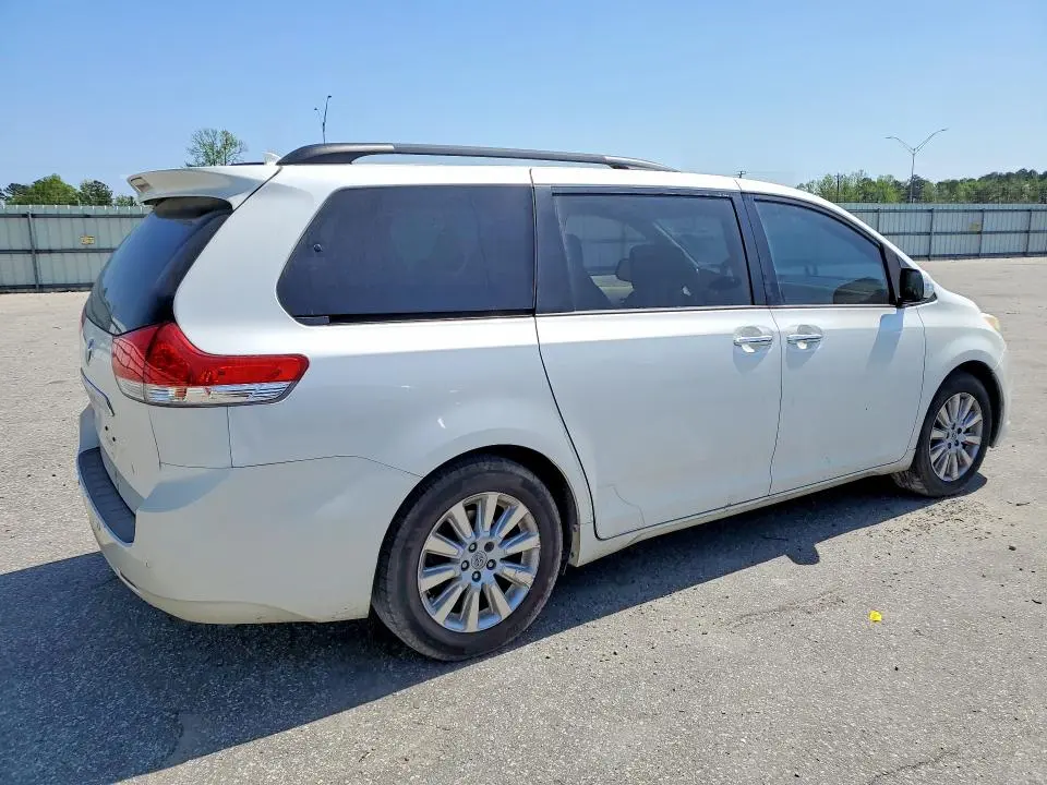 2013 TOYOTA SIENNA LIMITED 7-PASSENGER  