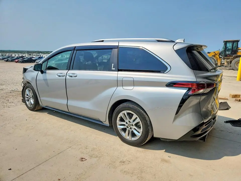2023 TOYOTA SIENNA LIMITED 7-PASSENGER  