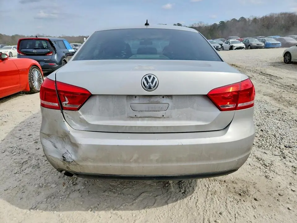 2012 VOLKSWAGEN PASSAT S  