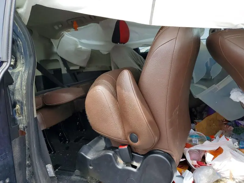 2018 TOYOTA SIENNA LIMITED PREMIUM 7-PASSENGER  