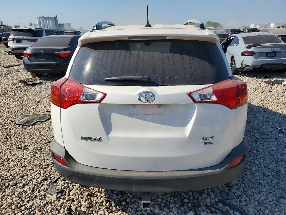 2015 TOYOTA RAV4 XLE  