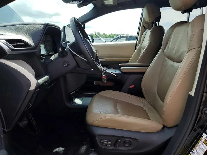2023 TOYOTA SIENNA LIMITED 7-PASSENGER  