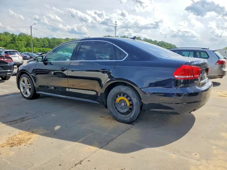 2015 VOLKSWAGEN PASSAT   