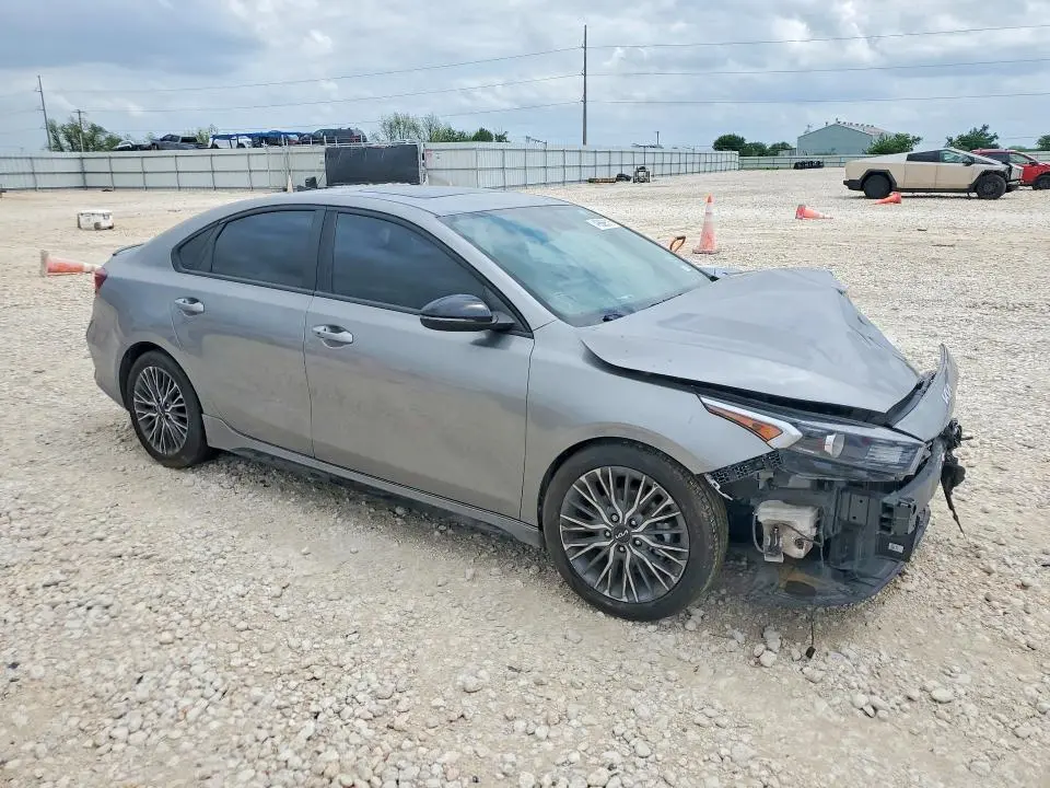 2023 KIA FORTE GT LINE  