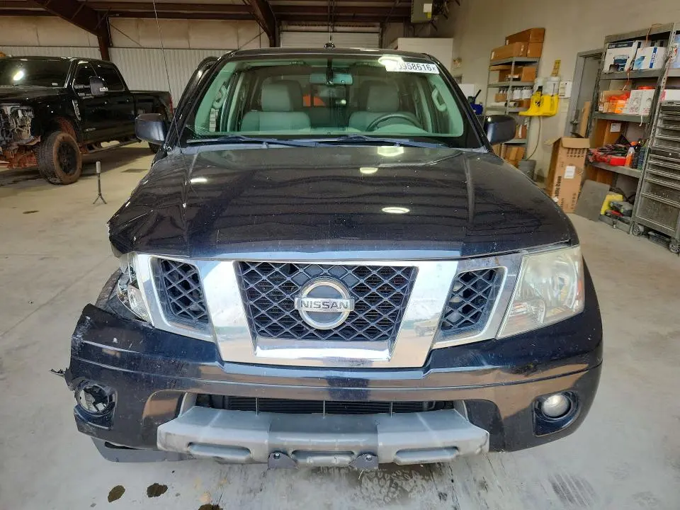2016 NISSAN FRONTIER SV  